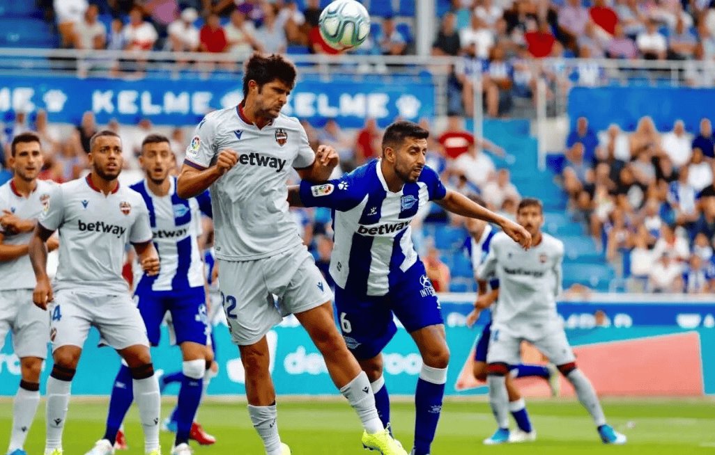 爱游戏官方网站-清晨体能课后；塞维利亚强势反弹备战中超；气氛紧张；细节决定成败(巴萨vs塞维利亚踢平)